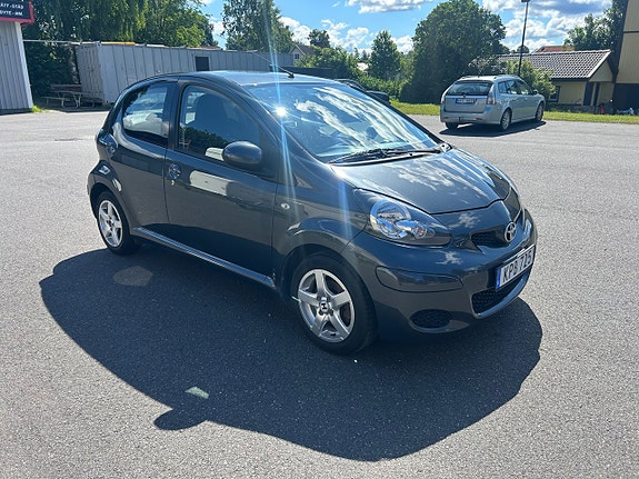 Toyota Aygo 3 of 19