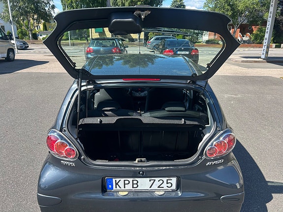 Toyota Aygo 7 of 19
