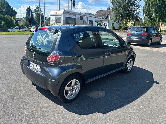 Toyota Aygo 4 of 19