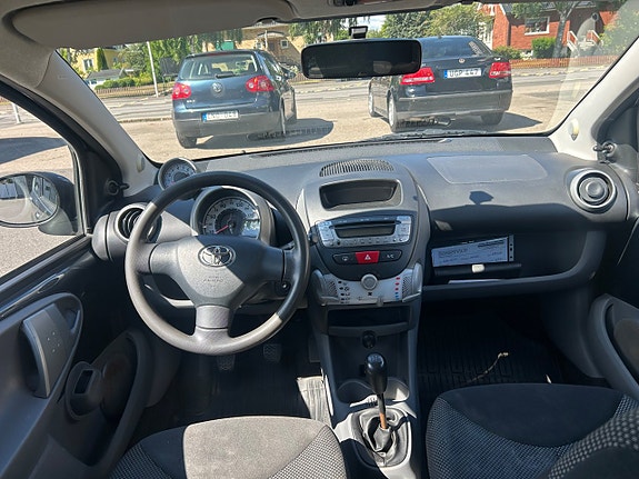 Toyota Aygo 8 of 19