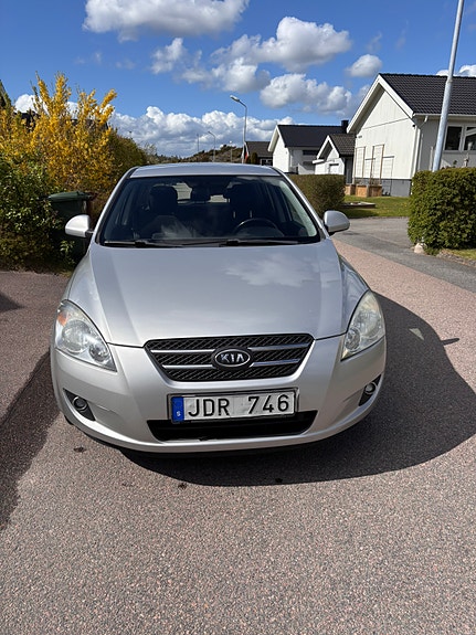 Kia Ceed 3 of 12