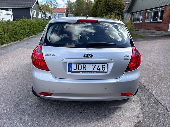 Kia Ceed 4 of 12