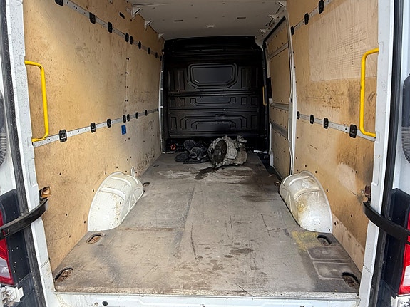 Volkswagen Crafter 35 12 of 15