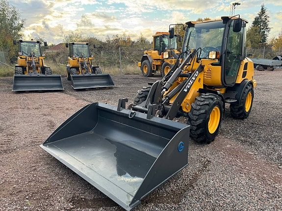 Volvo L25F / Ny Planerskopa / Gafflar / Nya vinterdäck 2 of 5