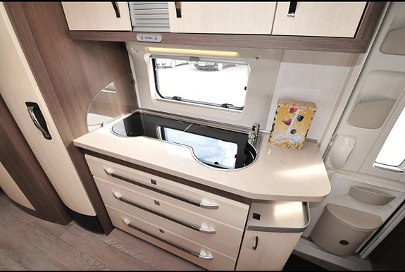 Hobby 720 UML Prestige 3 of 11