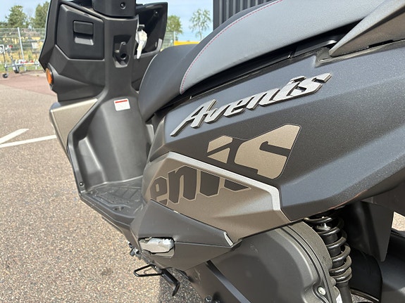 Suzuki Avenis 125 4 of 7