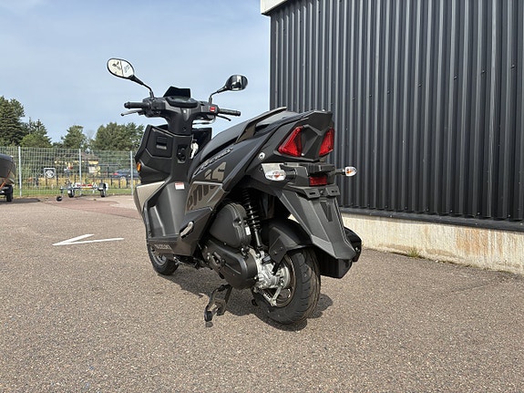 Suzuki Avenis 125 3 of 7