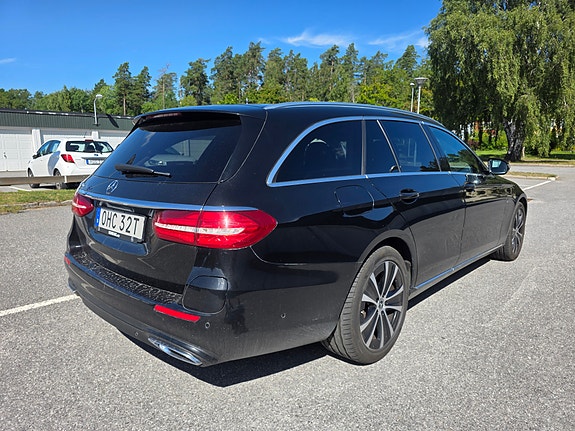 Mercedes-Benz E300 de 3 of 9