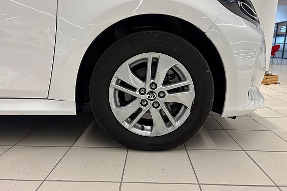 Toyota Yaris 17 of 21
