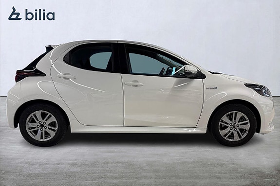 Toyota Yaris 18 of 21