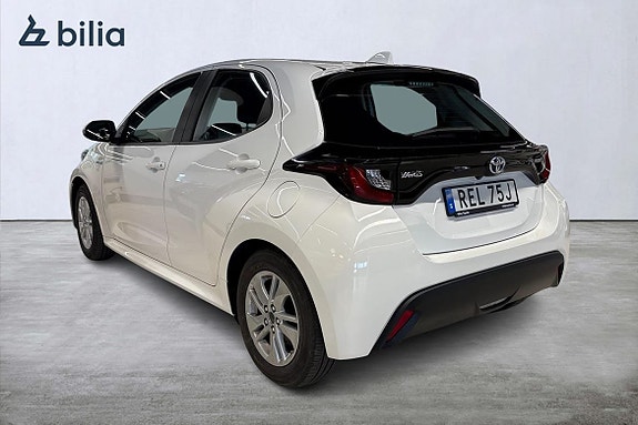 Toyota Yaris 2 of 21