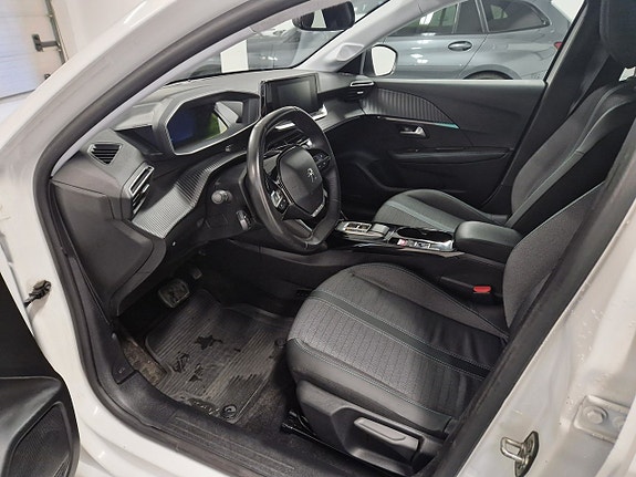 Peugeot e-208 9 of 17