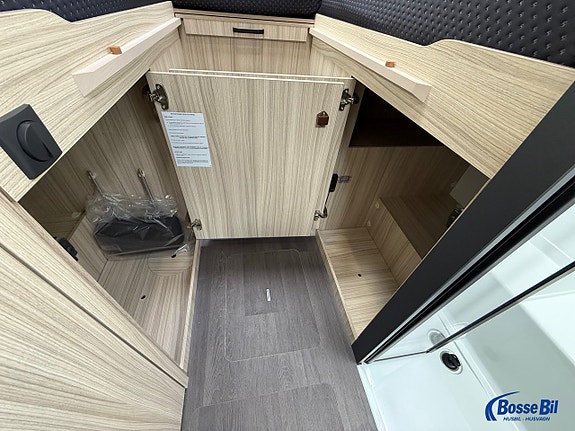 Sun Living S 75 SL * Dieselvärme * 3500 kg * Ford * Automat * Taksäng * 17 of 21