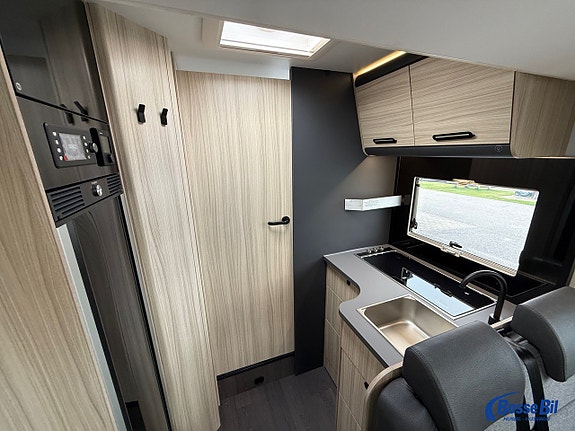 Sun Living S 75 SL * Dieselvärme * 3500 kg * Ford * Automat * Taksäng * 10 of 21