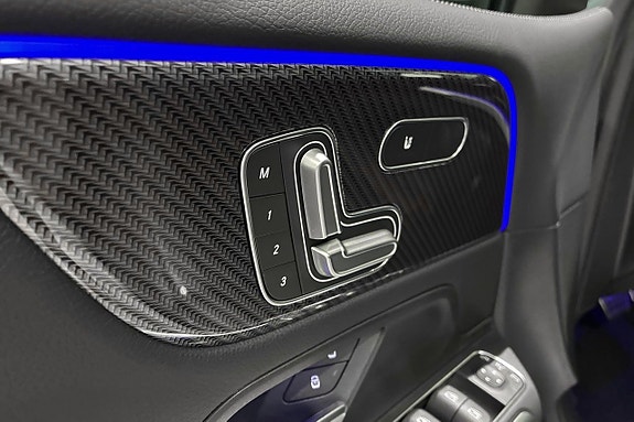 Mercedes-Benz GLB220 d 12 of 14