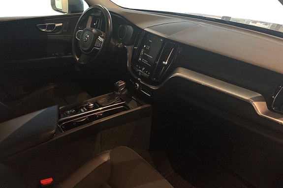 Volvo XC60 7 of 30