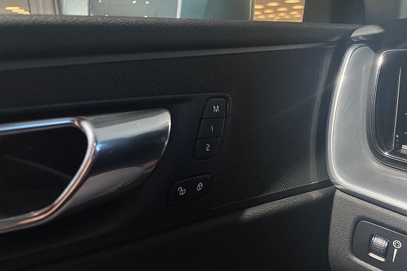 Volvo XC60 29 of 30