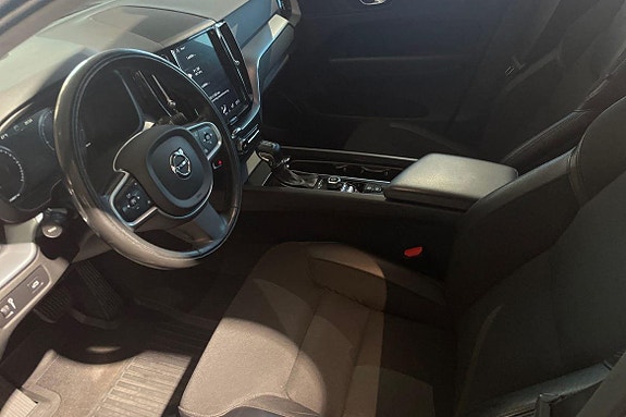 Volvo XC60 14 of 30