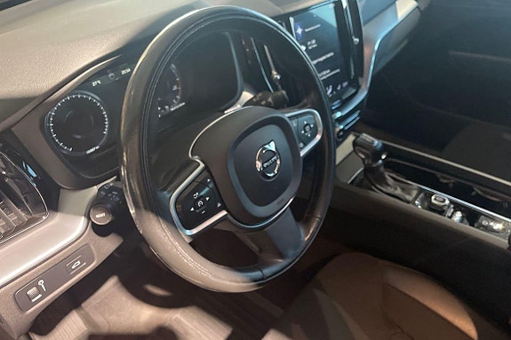 Volvo XC60 11 of 30