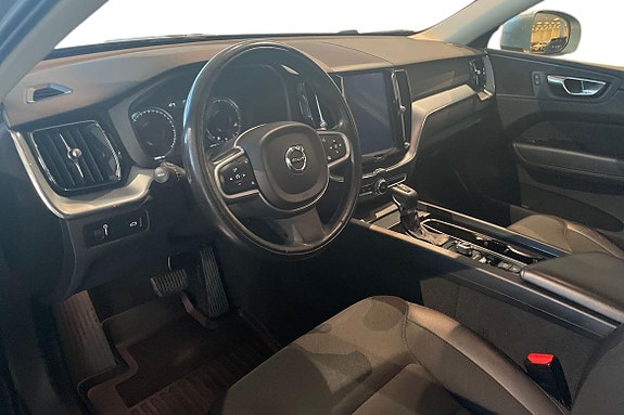 Volvo XC60 10 of 30