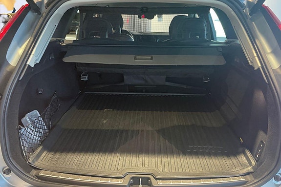 Volvo XC60 12 of 30