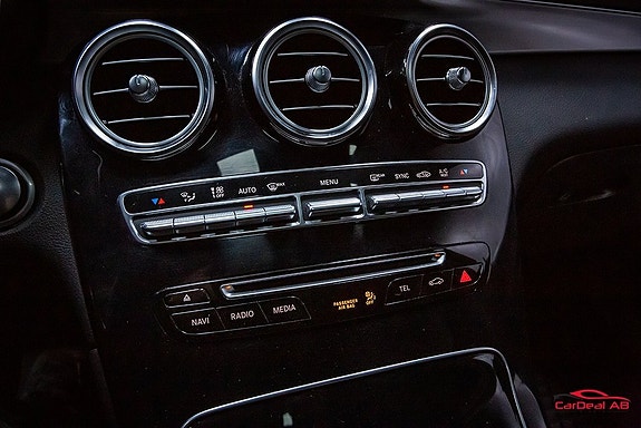 Mercedes-Benz GLC220 d 27 of 28