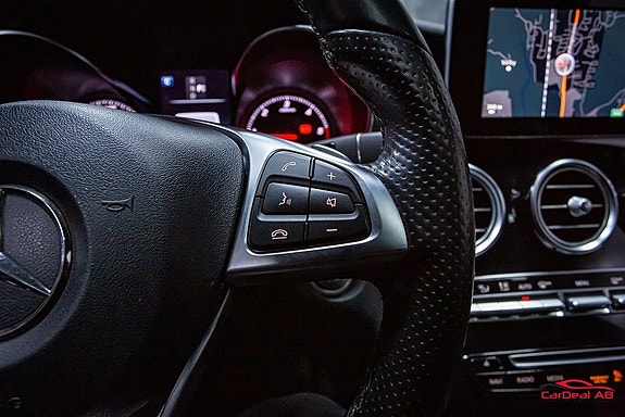 Mercedes-Benz GLC220 d 25 of 28