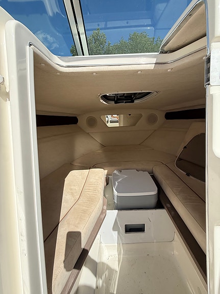 Sea Ray Sun Sport 220 -08, 350 timmar, trailer ingår 9 of 10