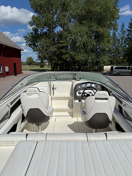 Sea Ray Sun Sport 220 -08, 350 timmar, trailer ingår 4 of 10