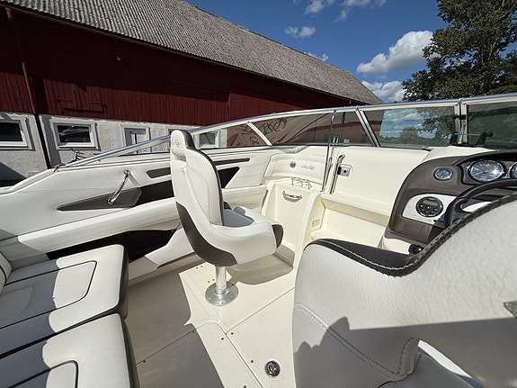 Sea Ray Sun Sport 220 -08, 350 timmar, trailer ingår 8 of 10