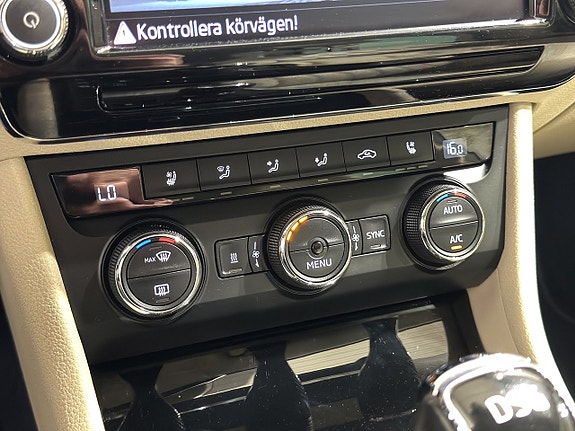 Skoda Superb 18 of 30