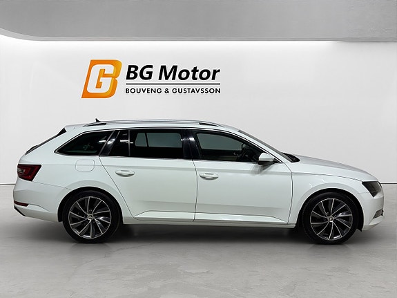 Skoda Superb 24 of 30
