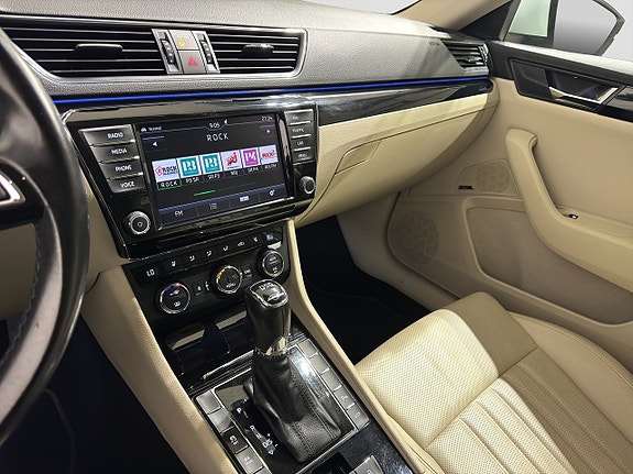 Skoda Superb 16 of 30