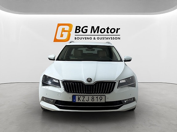 Skoda Superb 2 of 30