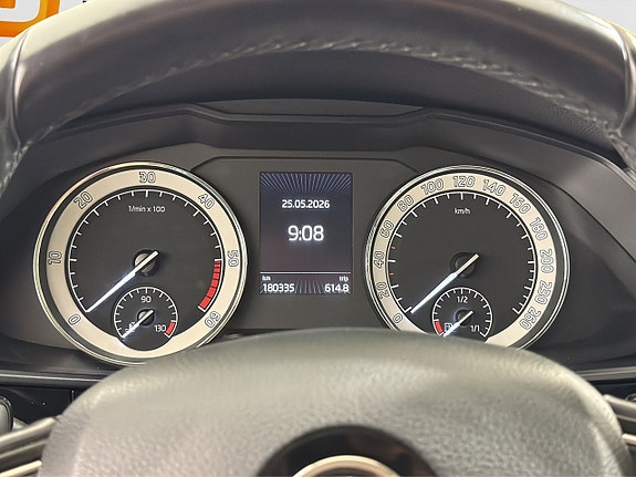 Skoda Superb 12 of 30