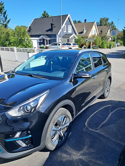 Kia e-Niro 2 of 7