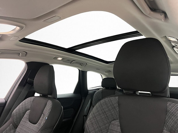 Volvo XC60 11 of 30