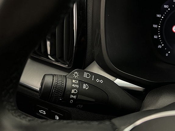 Volvo XC60 30 of 30