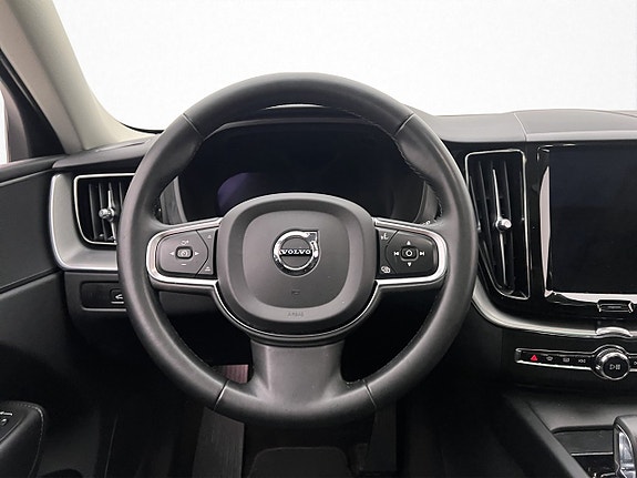 Volvo XC60 13 of 30