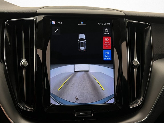 Volvo XC60 17 of 30