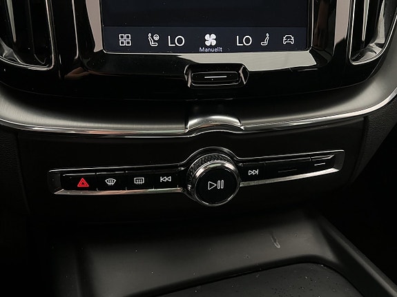 Volvo XC60 24 of 30