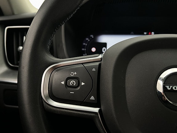 Volvo XC60 14 of 30