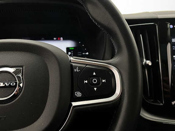 Volvo XC60 16 of 30