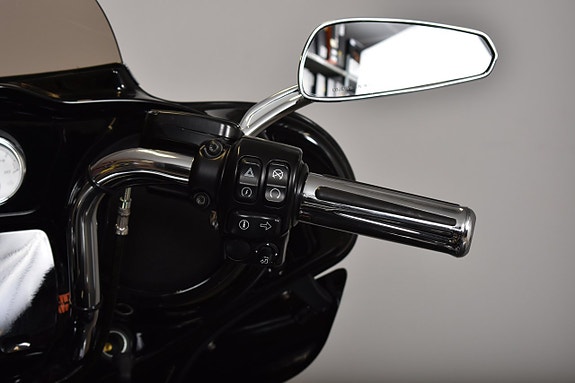 Harley-Davidson STREET GLIDE SPECIAL KOLLA UTRUSTNING / LEGEND AIR SUSPENSION BAK 17 of 18