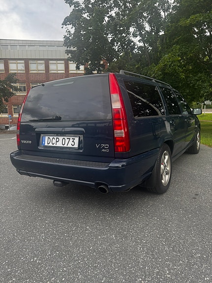 Volvo V70 3 of 9