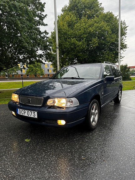 Volvo V70 5 of 9