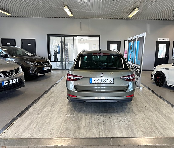 Skoda Superb 3 of 4