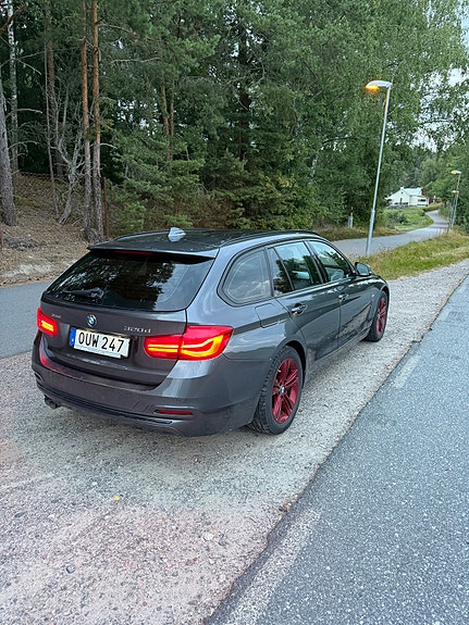 BMW 320d 2 of 6