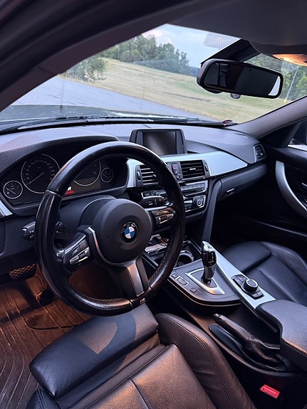 BMW 320d 3 of 6
