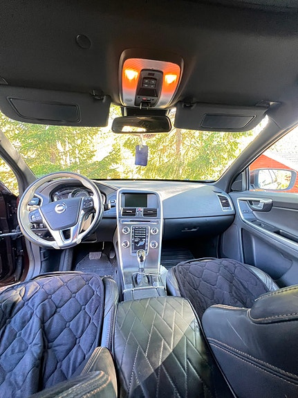 Volvo XC60 7 of 10